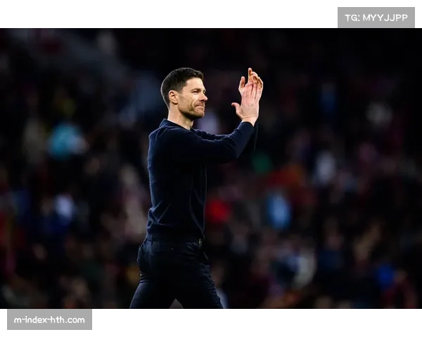 皇马积分落后巴萨4分，阿隆索三后卫战术暴露攻防失衡隐患